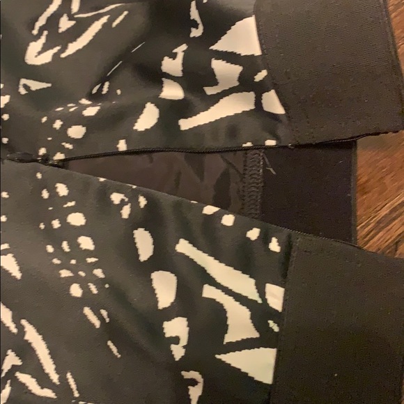 Express Pencil Skirt - Size 0 - Picture 5 of 5